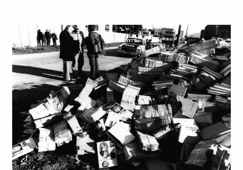 censura y quema de libro en la dictadura en 1976